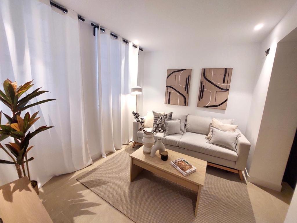 Helearon Suite Malaga Bagian luar foto