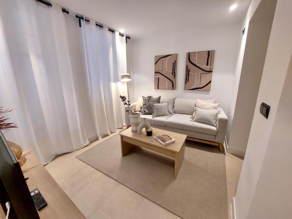 Helearon Suite Malaga Bagian luar foto